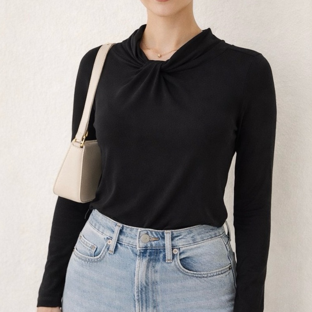 Black Twist-Neck Long Sleeve Knit Top – Size M